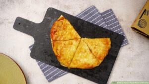 How to Keep Pizza Warm in Oven